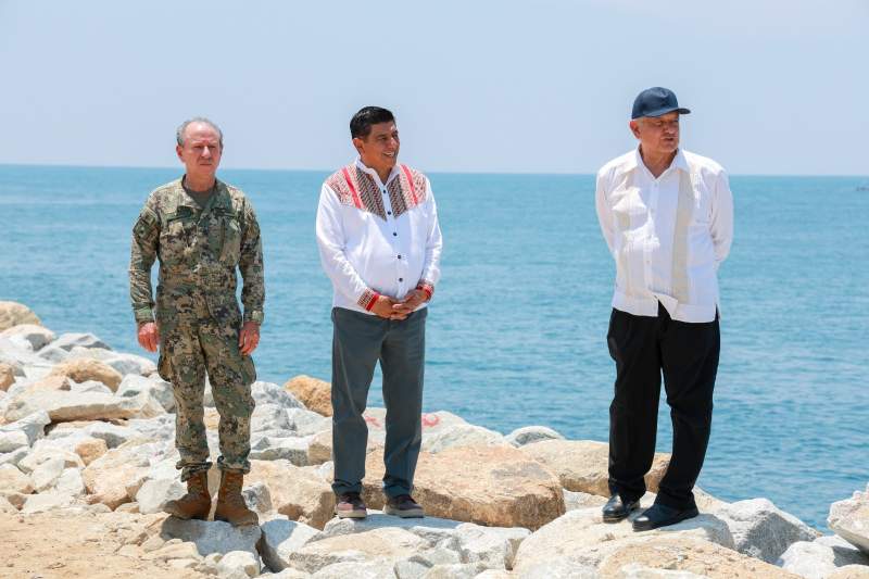 Supervisan avances de modernización y rehabilitación en Puerto de Salina Cruz