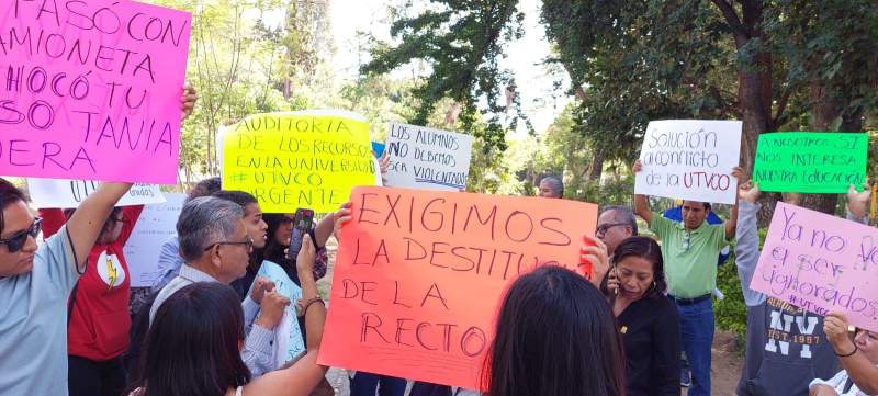 Alumnos de la UTVCO continúan con su demanda de salida de la rectora, Tania López