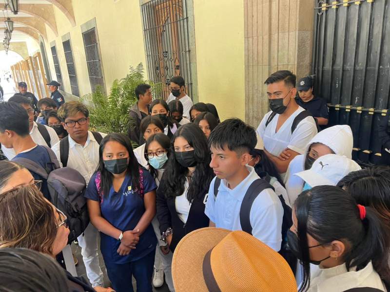 Amenazan a alumnos de la Universidad Para el Bienestar Benito Juárez a no seguir con su denuncia Vs profesor o les cerrarán la escuela