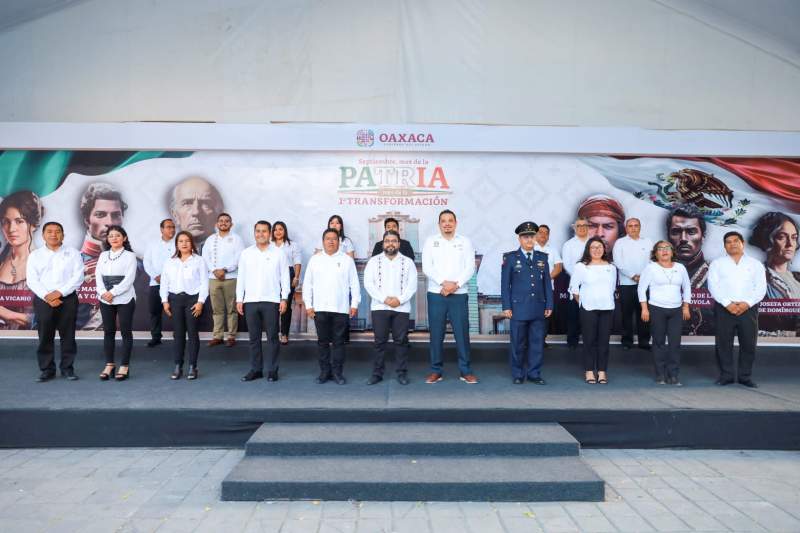 Demuestran dependencias del Gobierno del Estado respeto a la enseña tricolor