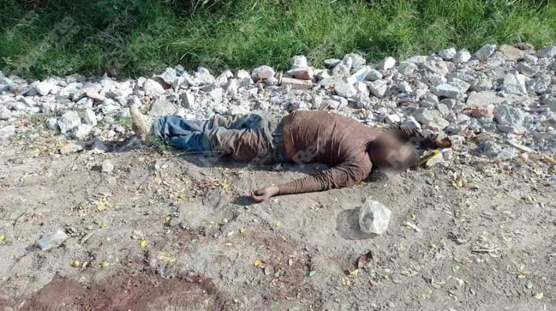 En Juchitán, familia se lleva el cuerpo de joven asesinado