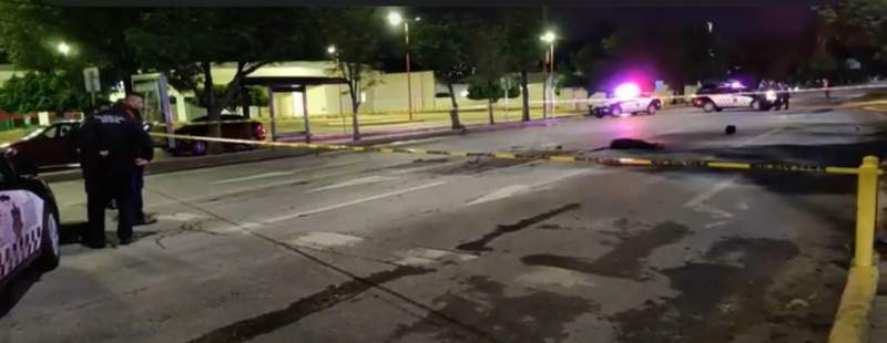 Muere motociclista al impactarse con una camioneta en la capital