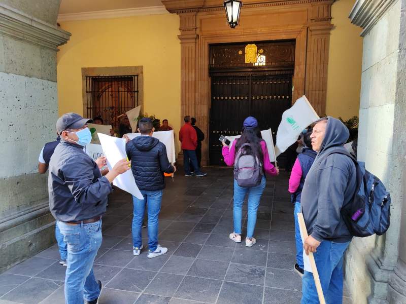 SEIEBO cierra el Palacio de Gobierno de Oaxaca, por despido de compañeros