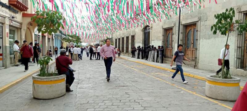 Tras protestas, Policía Estatal se instalaron en accesos del Palacio de Gobierno