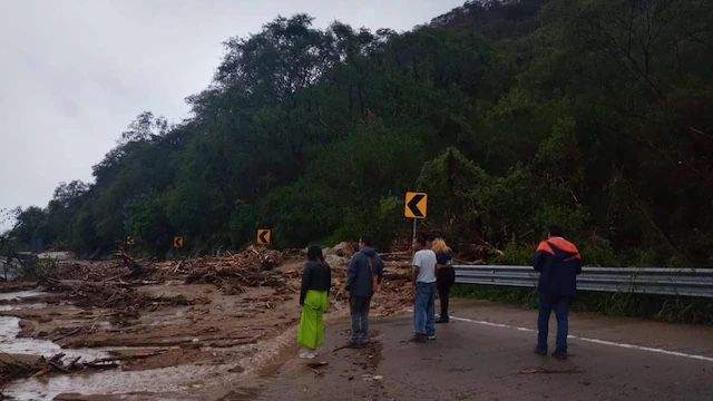 Por paso de Otis, se encuentra cerrada la autopista del Sol en Guerrero