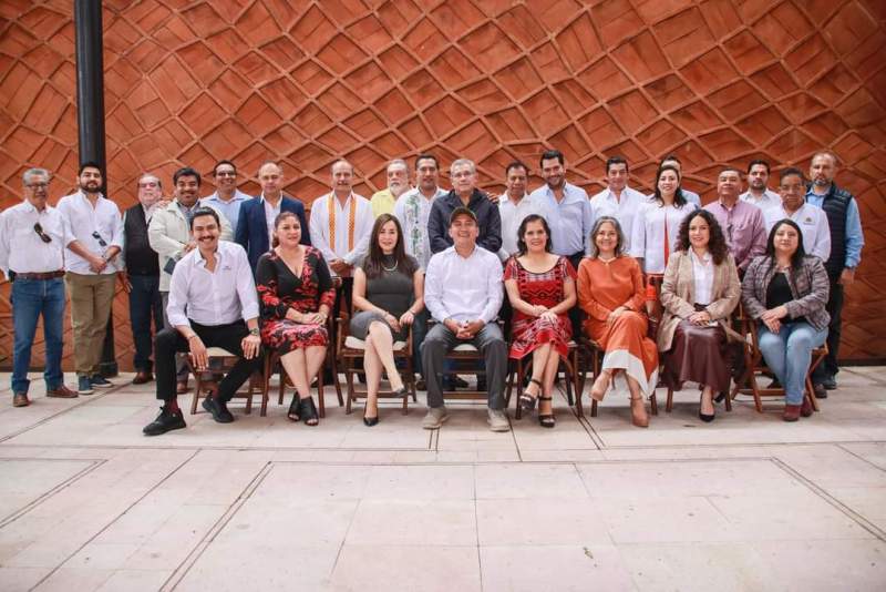 Se reúne Antonino Morales con integrantes de diferentes cámaras empresariales