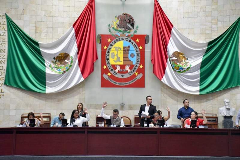 Con estímulos fiscales se busca para las y los oaxaqueños el acceso universal al transporte púbico