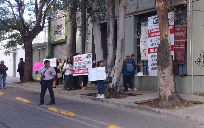 Continúan las protestas en sedes del ISSSTE en Oaxaca; para restituir a trabajadores despedidos