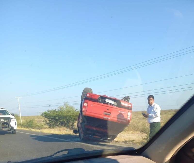 Tres personas lesionadas deja accidente en carretera del Istmo