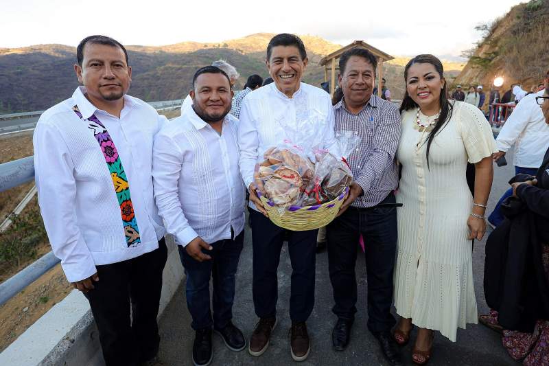 Autopista a la Costa permitirá conocer a Oaxaca desde el corazón profundo de sus raíces: Salomón Jara