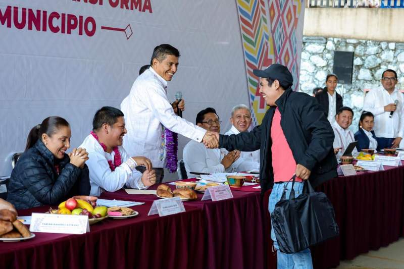 Con acciones de salud, seguridad y educación, atiende Gobierno de Oaxaca a San Andrés Paxtlán