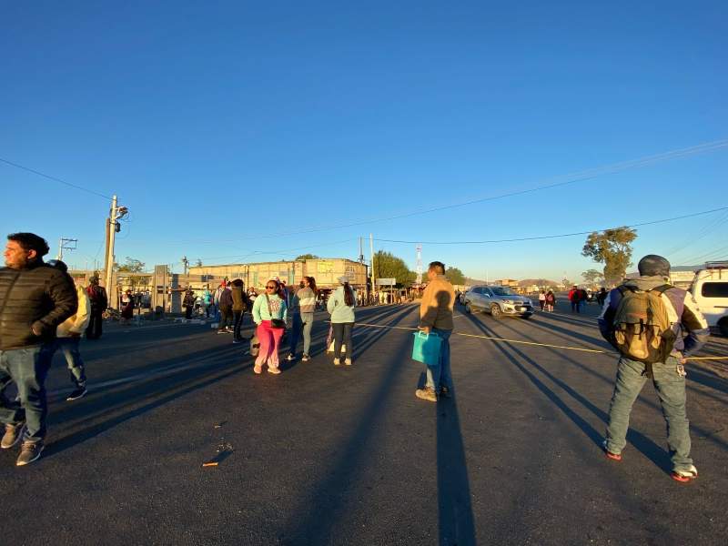 Dos bloqueos se registran este jueves en Oaxaca; uno en Tlacolula y otro en la autopista Oaxaca – Costa