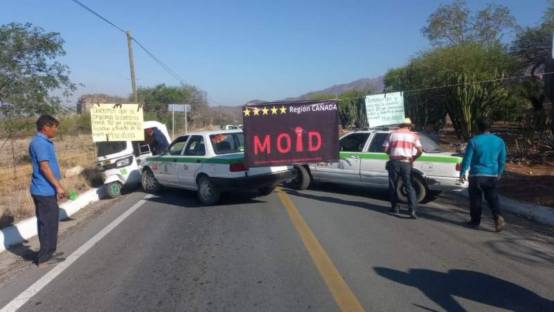 MOID bloquean paso de Oaxaca – Puebla