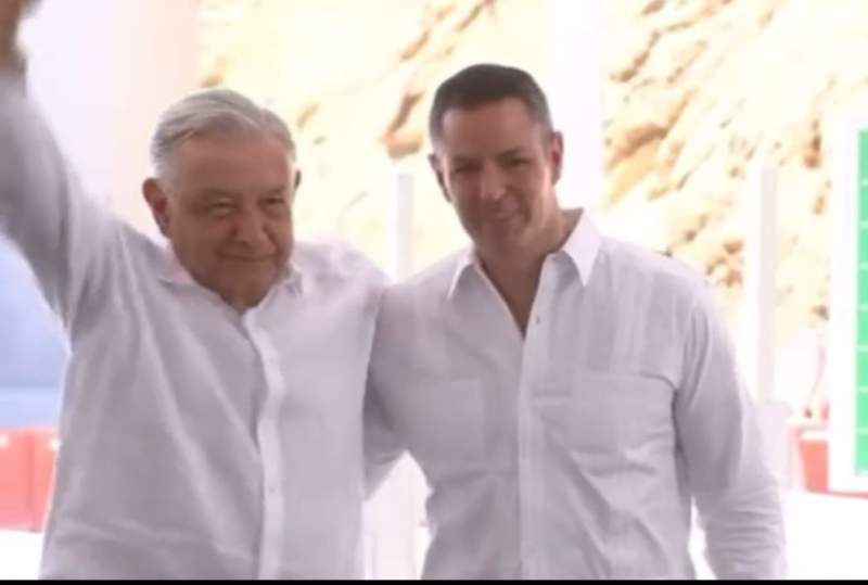 Murat llega a la inauguración de la autopista Oaxaca – Costa, es abucheado pero respaldado por AMLO