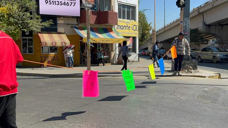 Por segundo día, padres de familias se movilizan en la capital; bloquean sobre Periférico y el crucero de 5 Señores