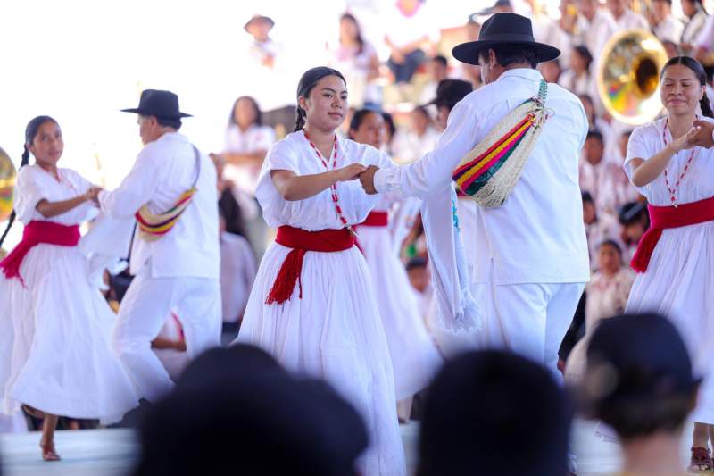 Pueblos de la Sierra de Juárez se hermanan en la segunda edición de la Guelaguetza Serrana