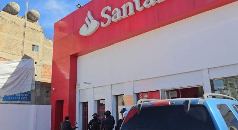 Reportan robo en Banco Santander en Santa Rosa