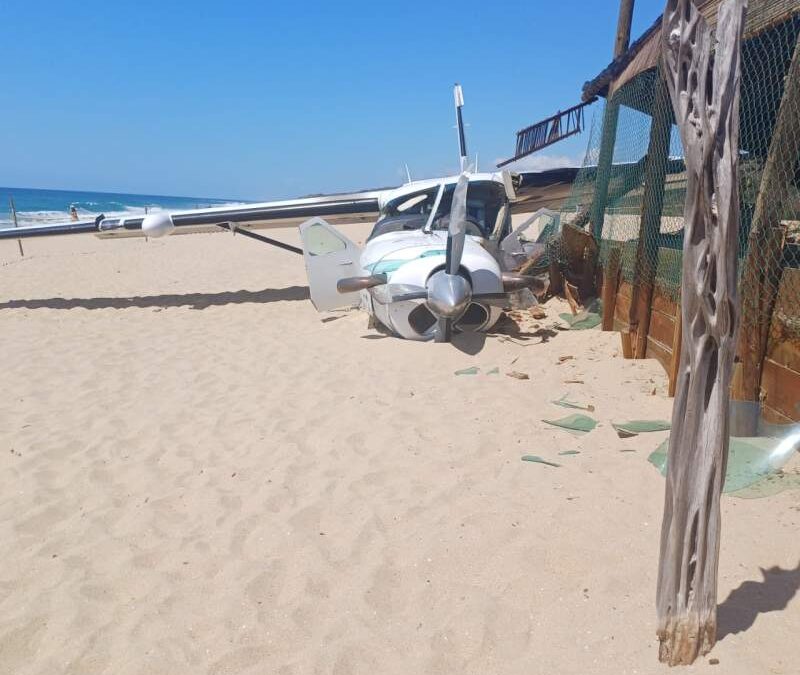 Un muerto y seis lesionados deja caída de avioneta en Puerto Escondido