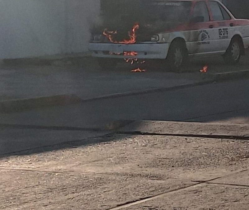 Una persona ejecutada y un taxi incendiado se reporta en Matías Romero