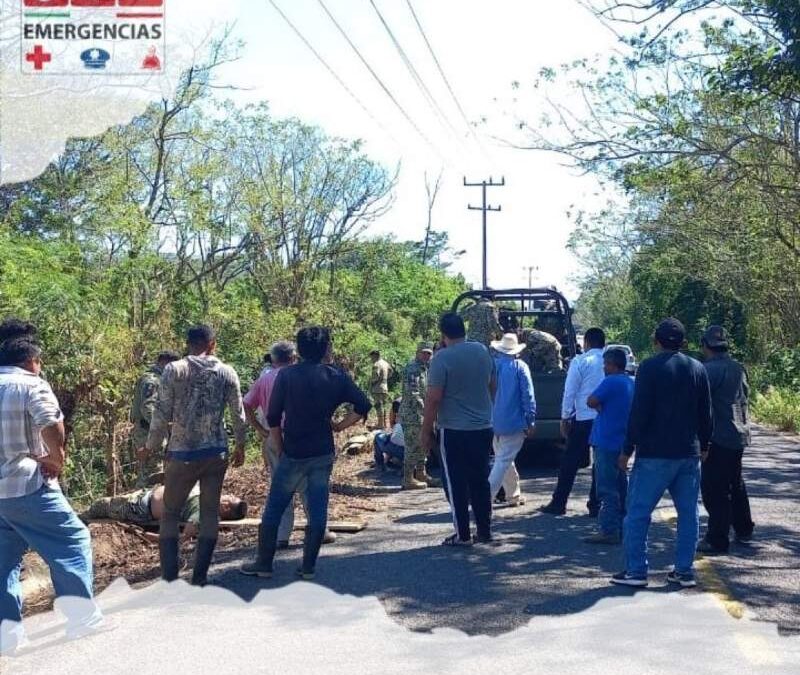 Vuelca camioneta de la GN al norte del Istmo; reportan un muerto