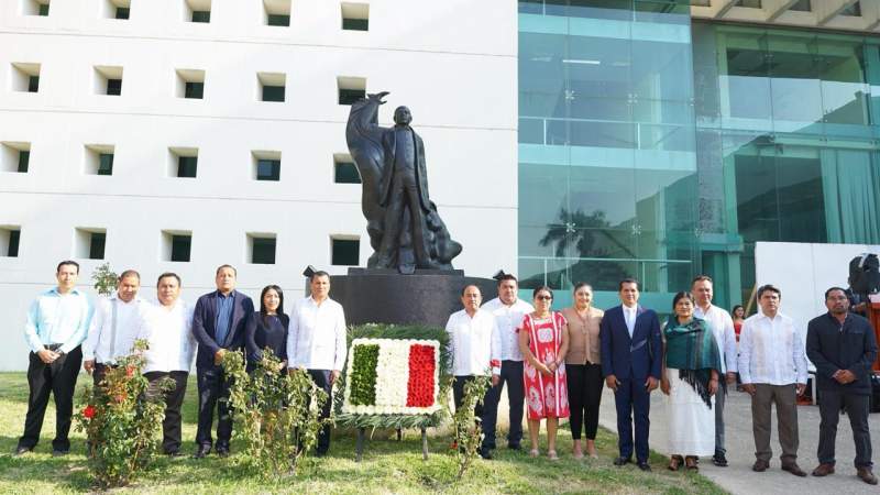 Conmemoran congresistas el 218 aniversario del natalicio del expresidente Benito Juárez García