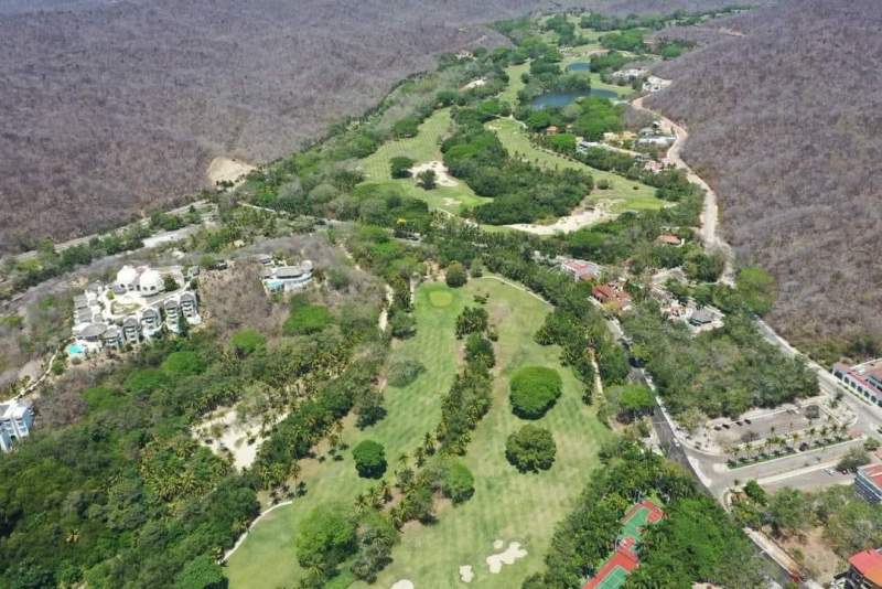 Logra Salinas Pliego suspensión definitiva, contra la clausura del campo de golf en Tangolunda