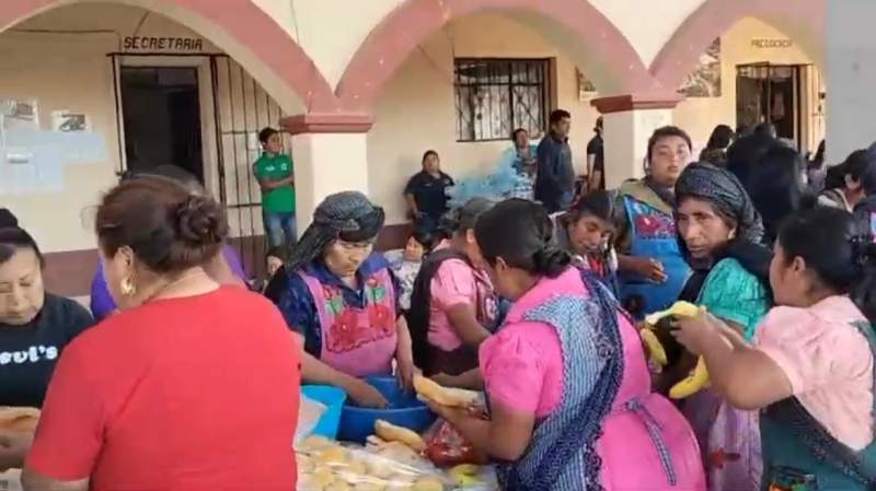 Mujeres de Quiaviní, las segundas combatientes contra el incendio forestal que afecta su comunidad