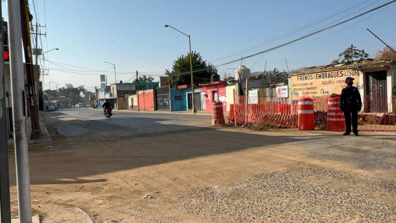 Por obras, cierran un carril de Calzada Madero a la altura de Nissan