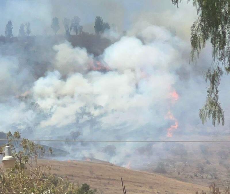 Se reporta incendio en los cerros de Santa María Atzompa