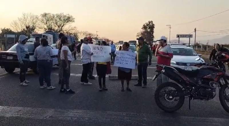 Se extiende bloqueo a Tlacolula en apoyo a poblados afectados por incendios