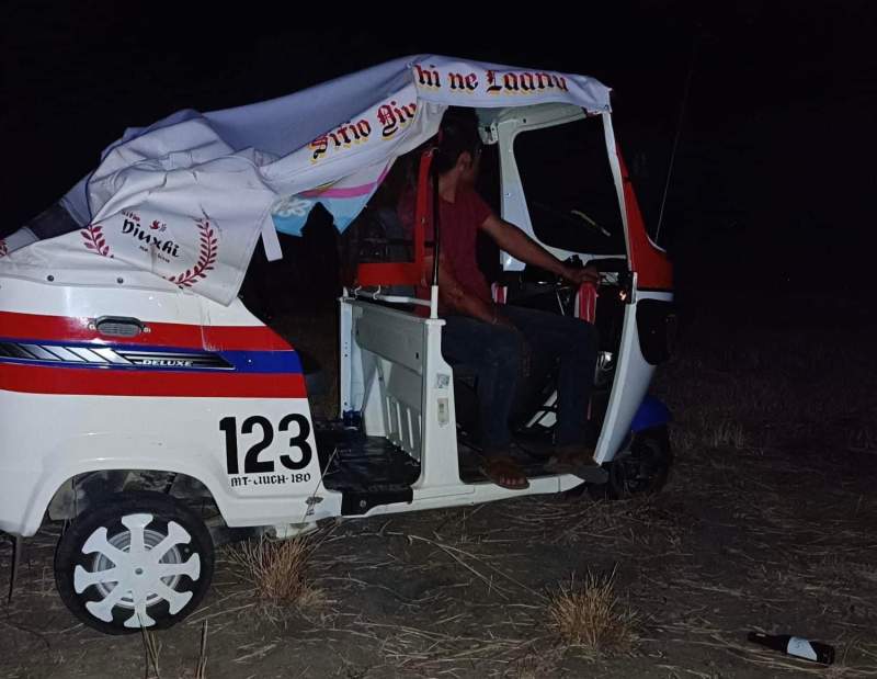 Vuelca un Mototaxi en Juchitán, una persona salió lesionada