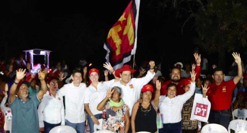 Comunidades 4T de Tuxtepec eligen a Benjamín Robles “El Bueno” como su senador