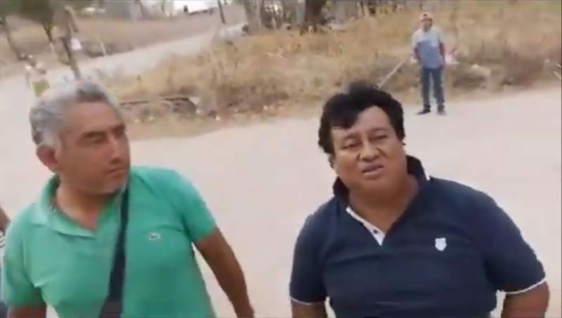 Graban agresión de transportistas a su compañero en Santa María Atzompa