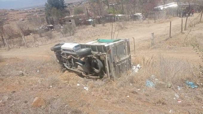 Se registra volcadura en la Cuesta de Ocotlán