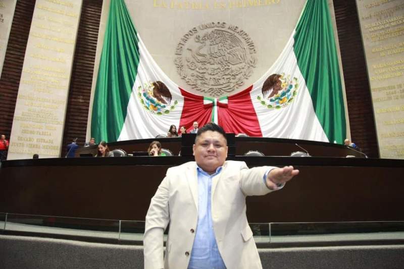 Toma protesta Víctor Manuel Ramírez como diputado federal