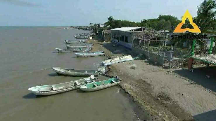 Tras naufragar su lancha, mueren dos pescadores en Juchitán, uno fue rescatado con vida