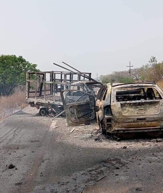 #SeIncendiaron Dos vehículos se incendiaron tras choque en el Istmo