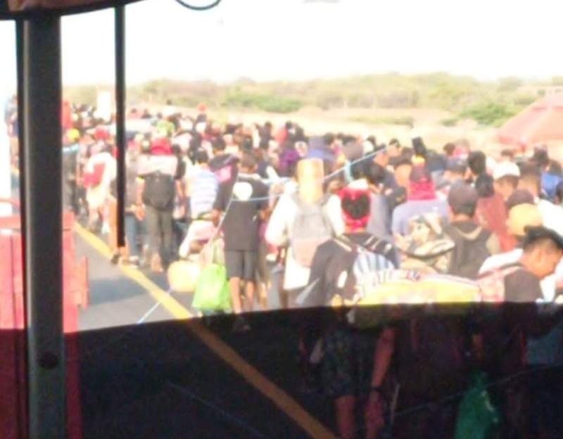 Migrantes retan al clima en el Istmo e inician su travesía hacia el sueño americano