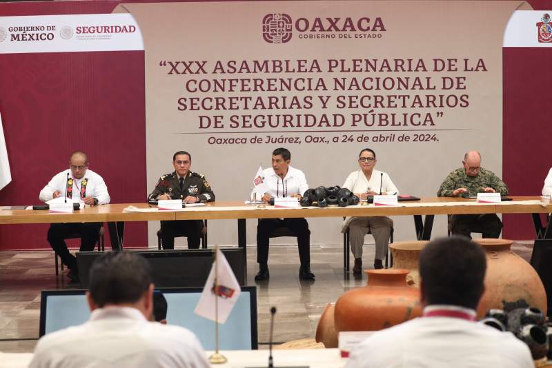 Visita Rosa Icela Rodríguez el estado de Oaxaca, para atender temas de seguridad