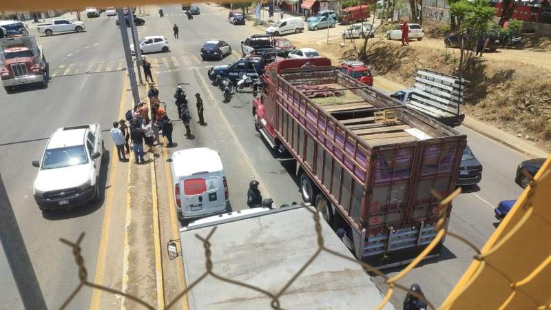 Detienen torton con migrantes en Hacienda Blanca