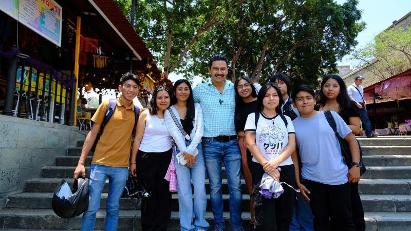 Ray Chagoya inspira a jóvenes de la UABJO en encuentro sobre Derecho Notarial