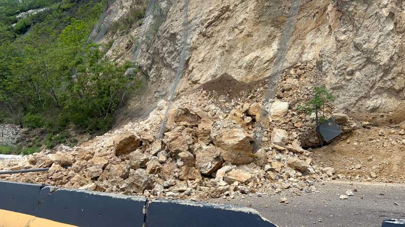 Al menos otros tres deslaves se han registrado en el Cerro del Fortín, tras derrumbe