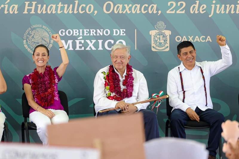 AMLO no descarta venir a la Guelaguetza, lo está pensando, asegura; Sheinbaum lo ve difícil