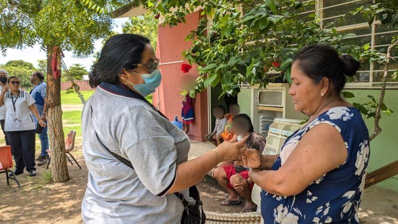 Atienden brigadas médicas a personas afectadas por lluvias en San Francisco Ixhuatán