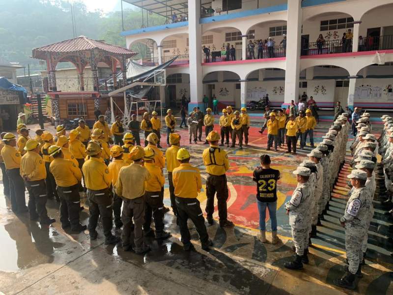 Avanza en 85% control de incendio forestal en San José Tenango