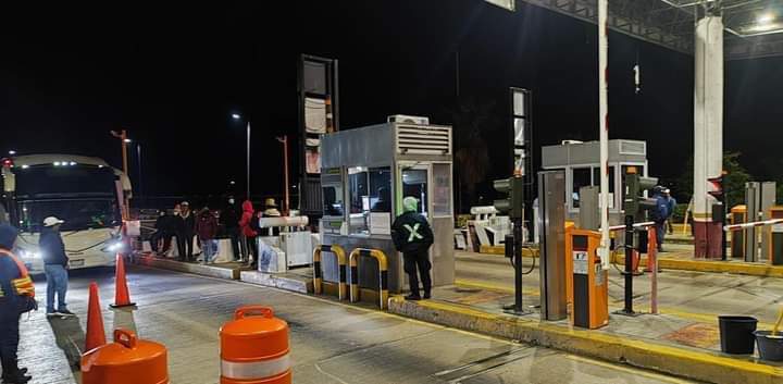 Manifestantes toman la Caseta de Huitzo