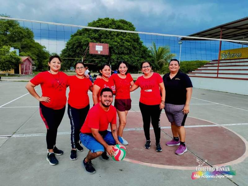 PRIMER TORNEO DE “CACHIBOL” FEMENIL EN JUCHITÁN