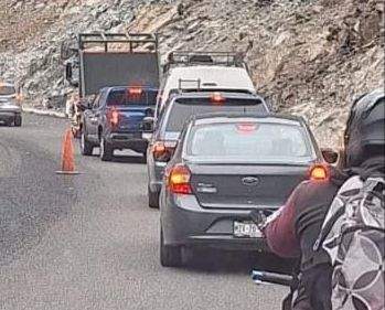 Se registra derrumbes en la autopista Oaxaca – Costa