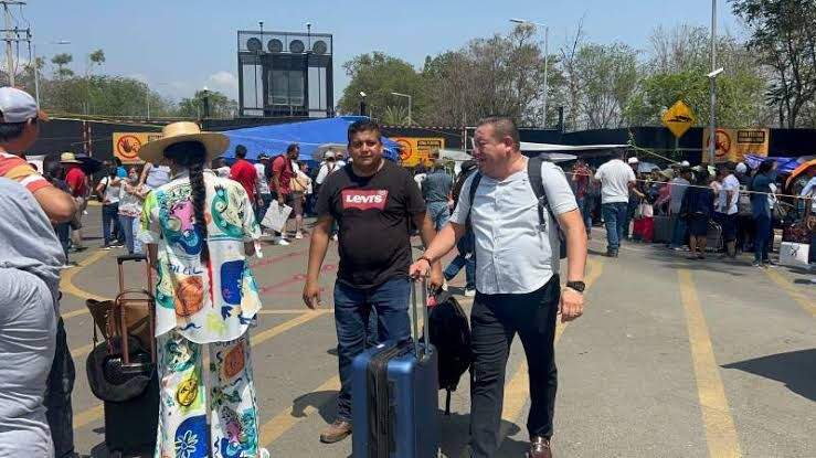 Sección 22 tomará de manera indefinida el Aeropuerto de Oaxaca