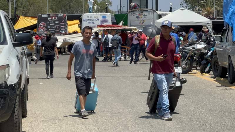 Un total de 30 vuelos fueron cancelados este martes en el Aeropuerto de Oaxaca por toma de la Sección 22